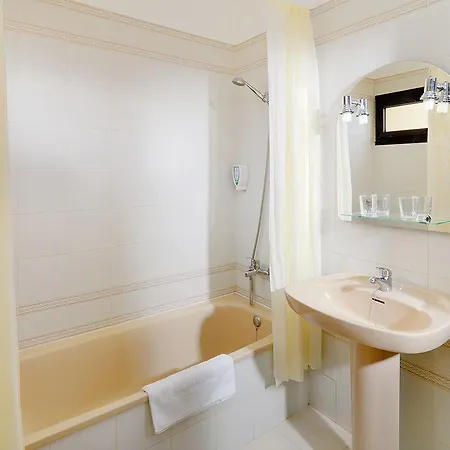 Paradise Court Aparthotel