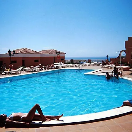 Paradise Court Aparthotel 2*